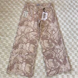 Refrain NWOT Wide Leg Printed Pants in Blush Pink